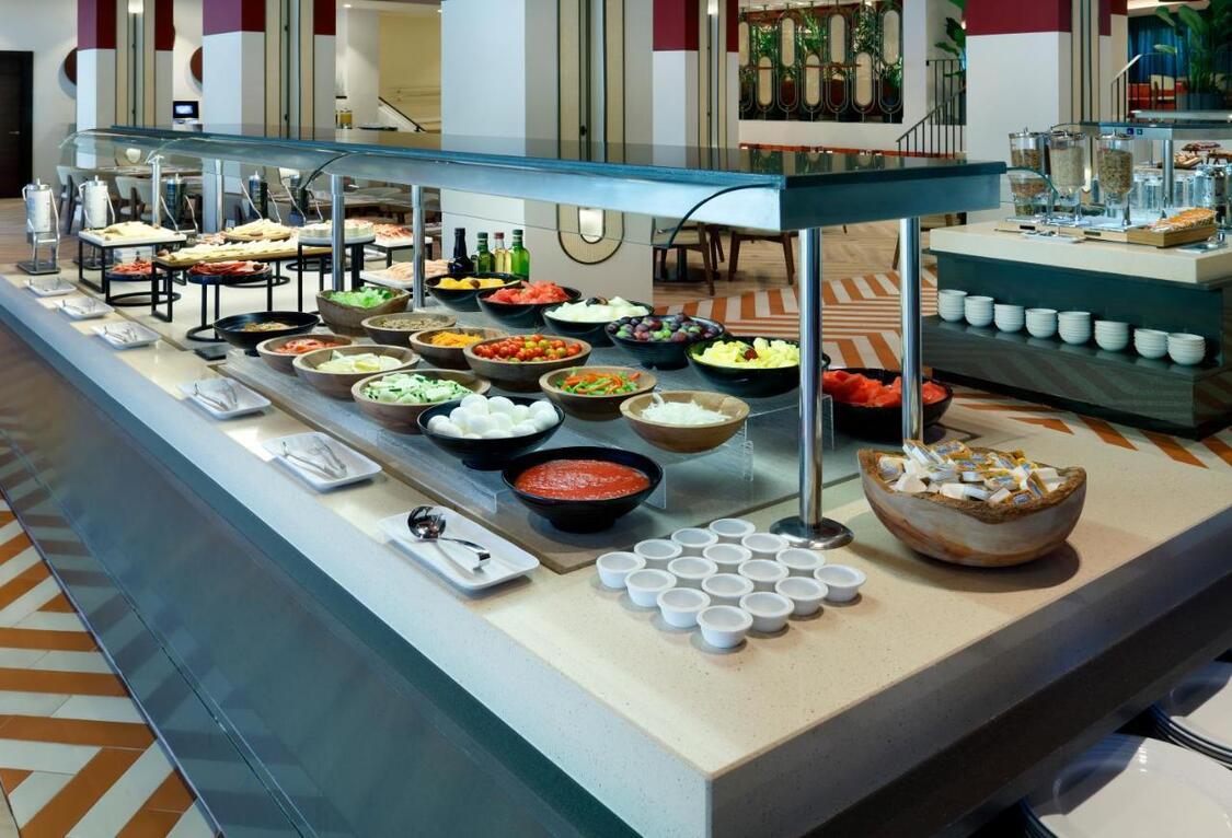 Ontbijtbuffet Hardrock hotel Marbella