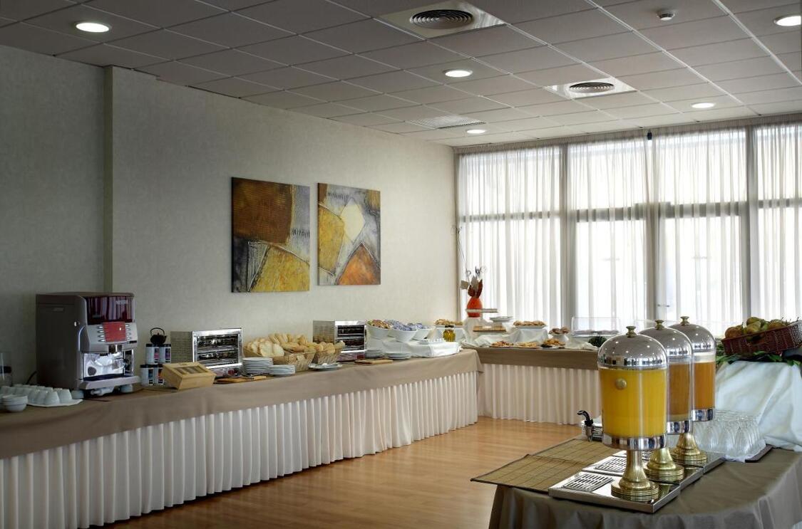 Ontbijtbuffet Hotel Exe Sevilla Palmera