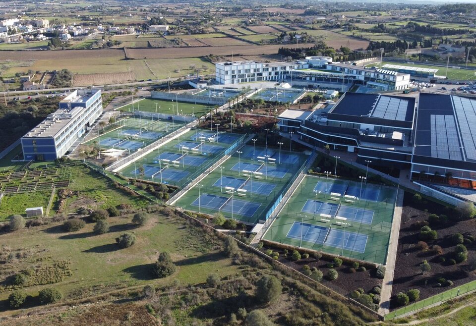 Padelbanen bij de Rafa Nadal Academy in Mallorca