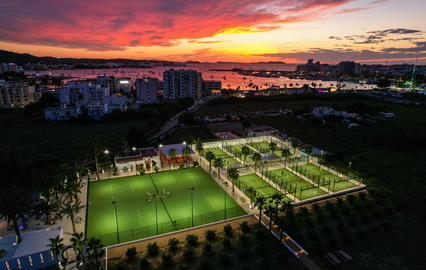 Zakelijke padelreis Ibiza
