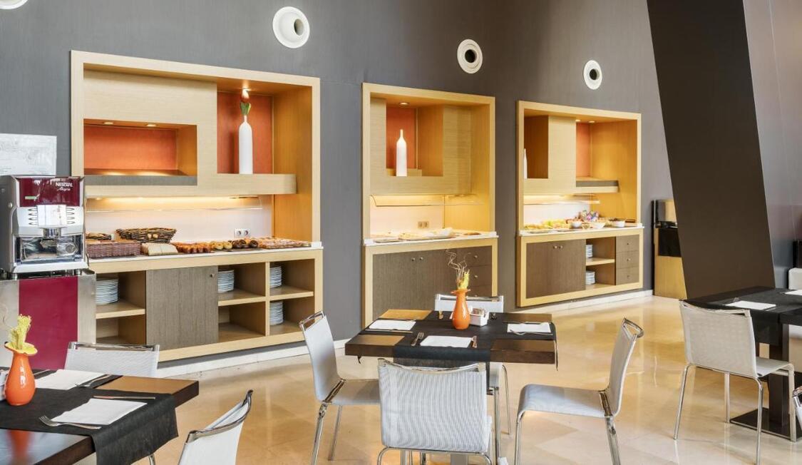 Ontbijtbuffet Ilunion Aqua 3 hotel Valencia