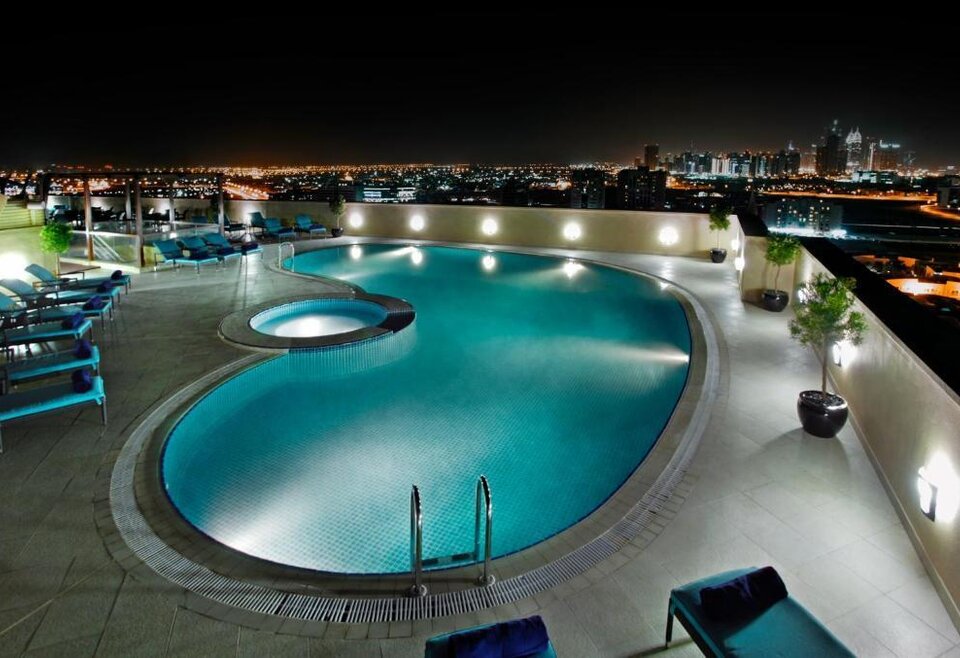 Rooftop zwembad Elite Hotel Dubai