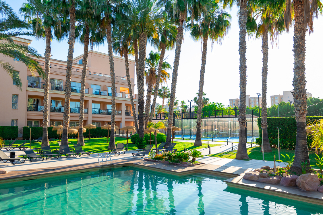 Zwembad hotel Alicante Golf Spanje