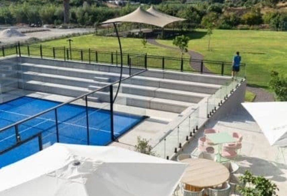 Terras padelclub Unicorn Estepona Spanje