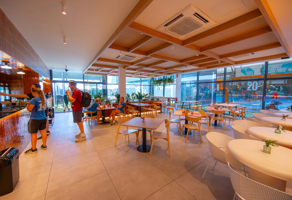 Restaurant sportcity Valencia Padel binnen