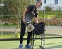 Zakelijke padelreis Ibiza – professionele padeltrainer tijdens training