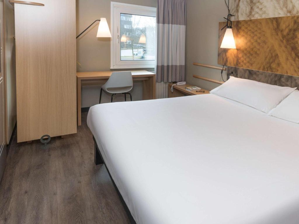 Hotelkamer hotel Ibis Tilburg Nederland