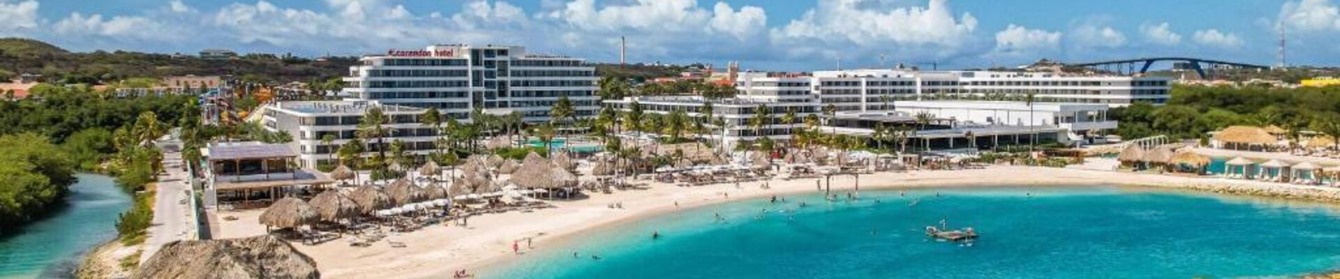 Zicht vanuit zee Mangrove beach Corendon, Curio by Hilton Curacao 
