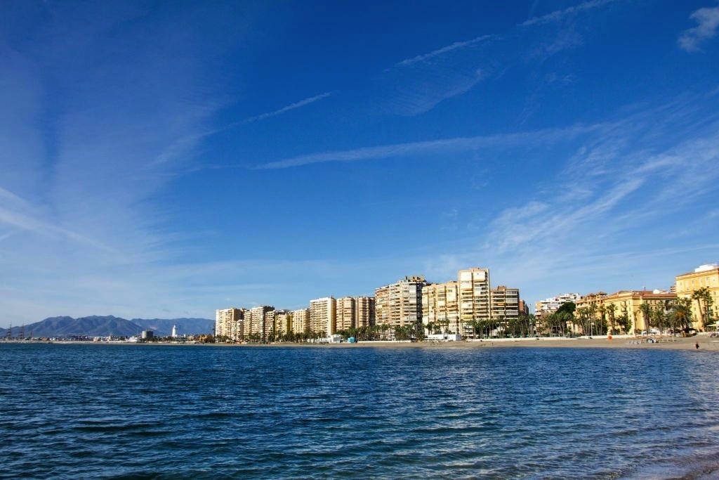 Uitzicht vanaf het water op Malaga