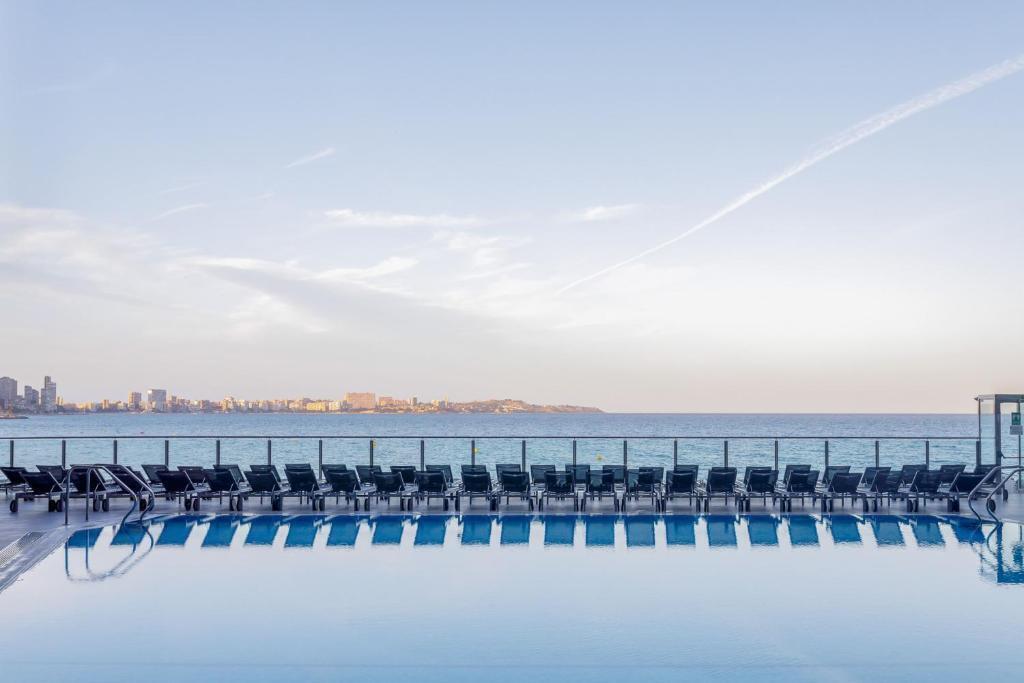 Melia Alicante hotel zwembad aan zee