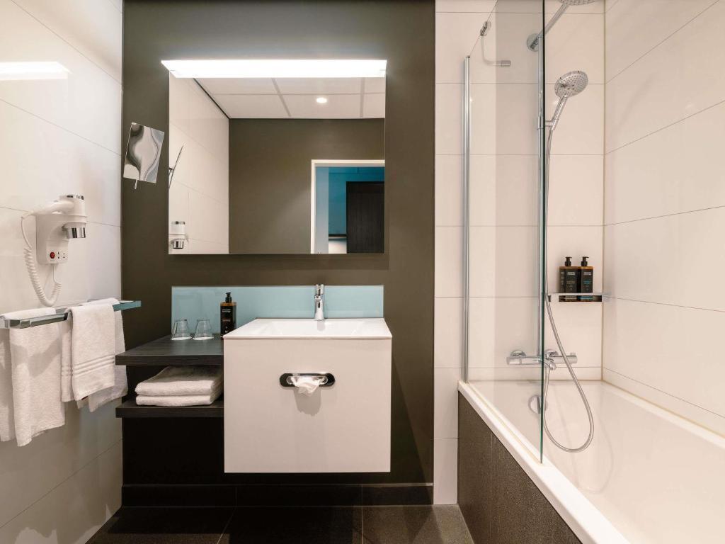 Badkamer Mercure Hotel Tilburg Centrum Nederland