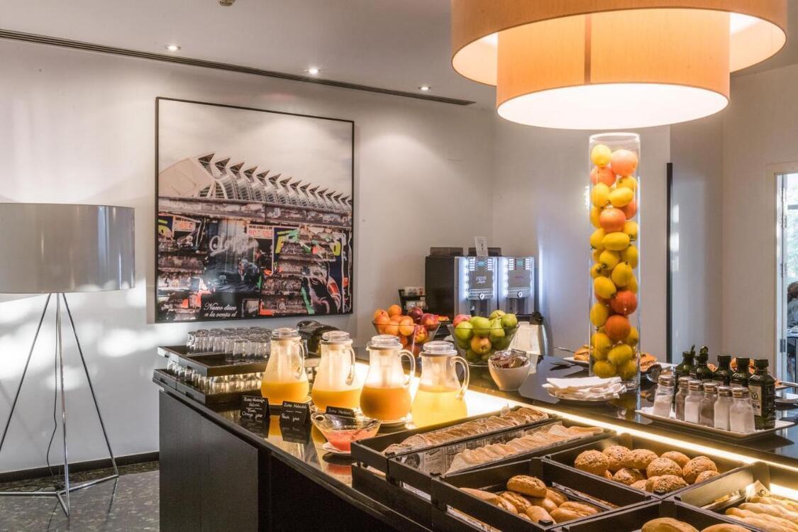 Ontbijtbuffet Medium hotel Valencia