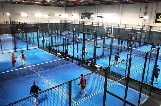 Indoor padelbanen in Madrid